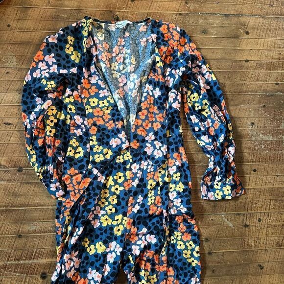 Never Fully Dressed Jena floral v-neck size 4 jumpsuit - Picture 4 of 6